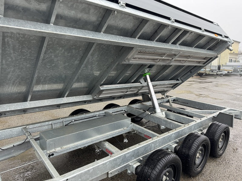 Remolque de tres Volquetes 3×1800 kg 3,5 t